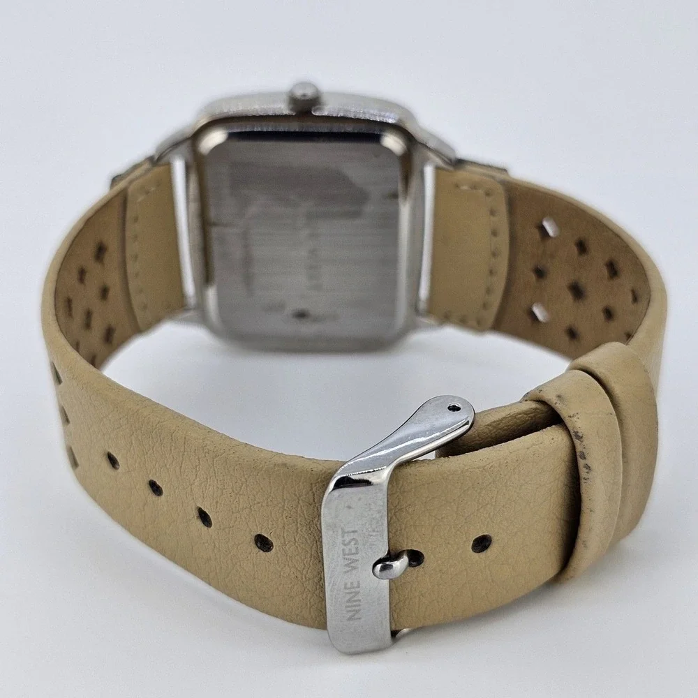 Nine West Women's Watch 36MM Brown Dial Light Brown Leather Bands New‎ Battery